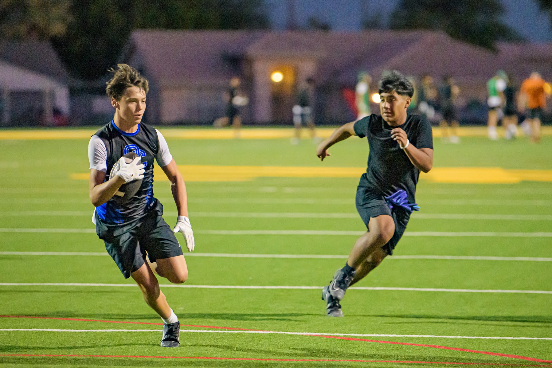 Seth running with the ball in 7-on-7